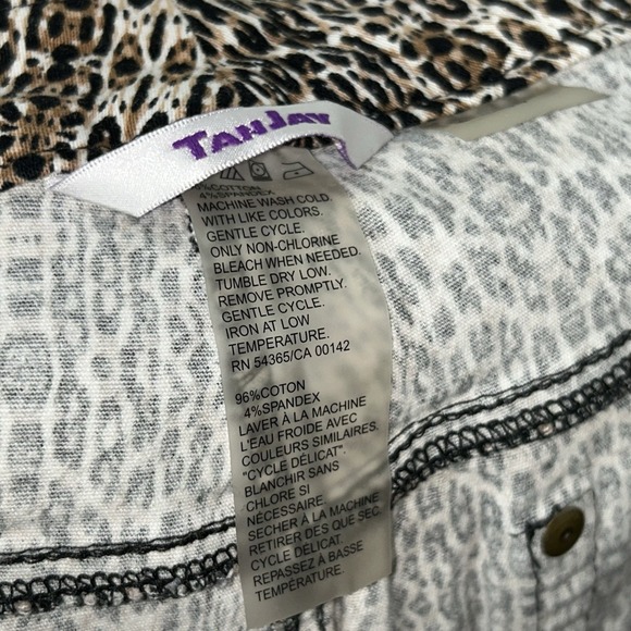 Tanjay Women's Size 14 Animal Print Bodycon Capri Pants - Picture 10 of 11